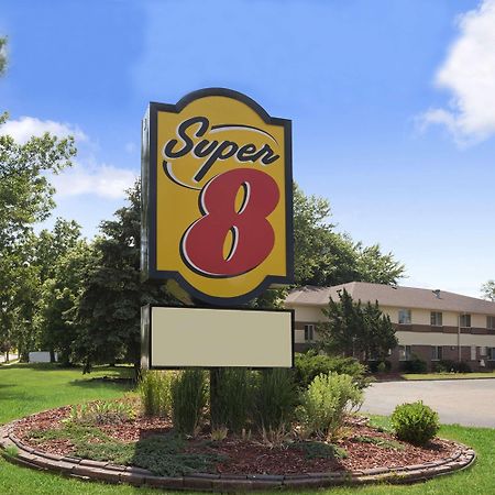 Super 8 By Wyndham Whitewater Wi Hotel Exterior foto